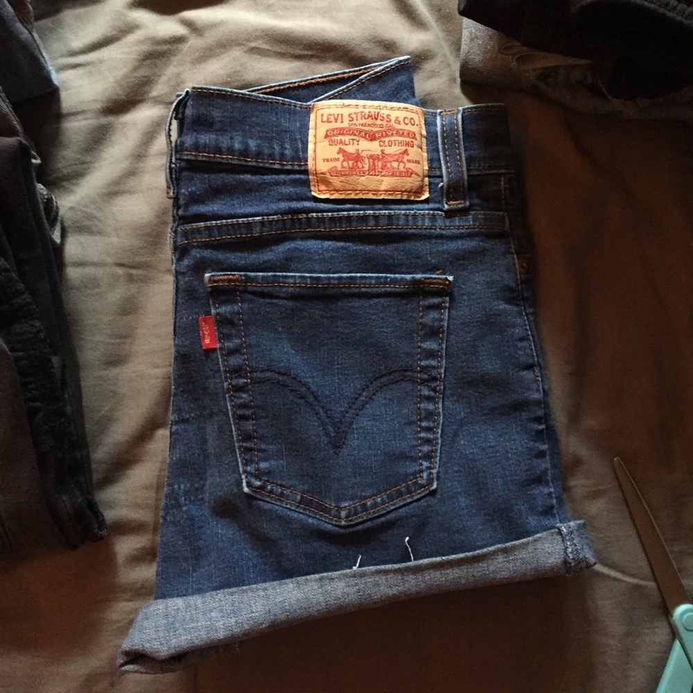 Dark Levi’s shorts